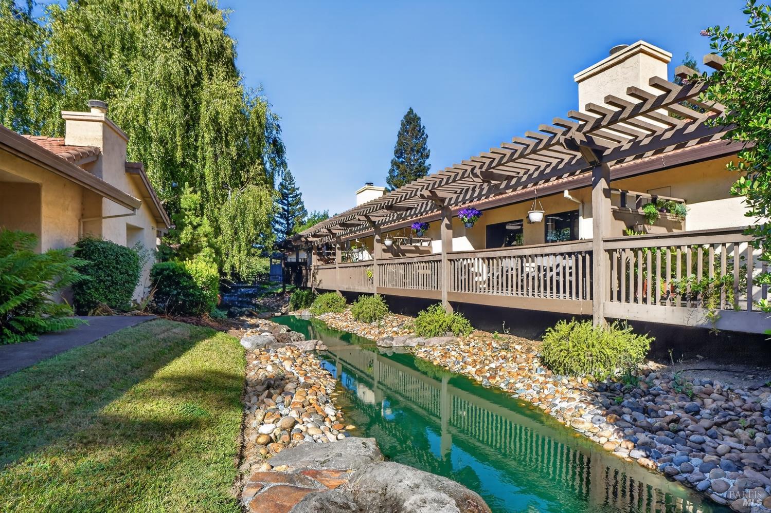48 Fountain Grove Circle