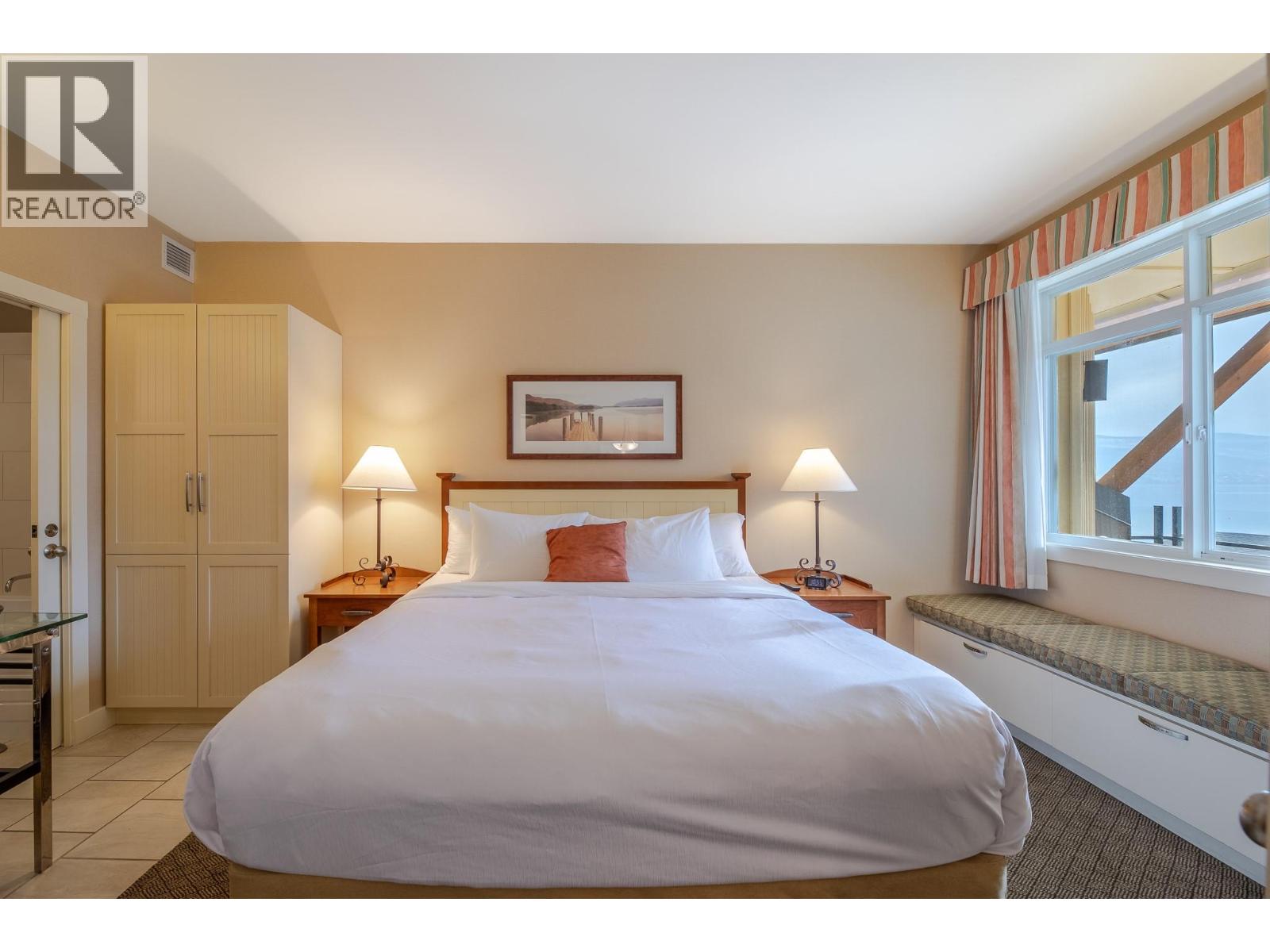 13011 LAKESHORE Drive Unit# 352