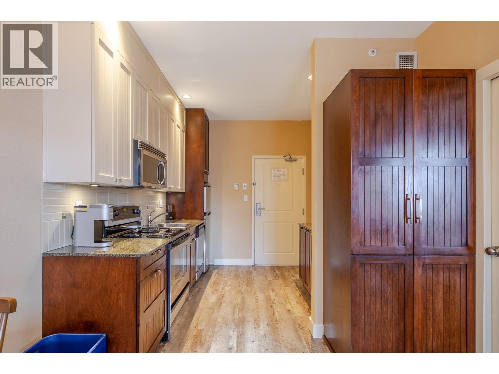 13011 LAKESHORE Drive Unit# 352