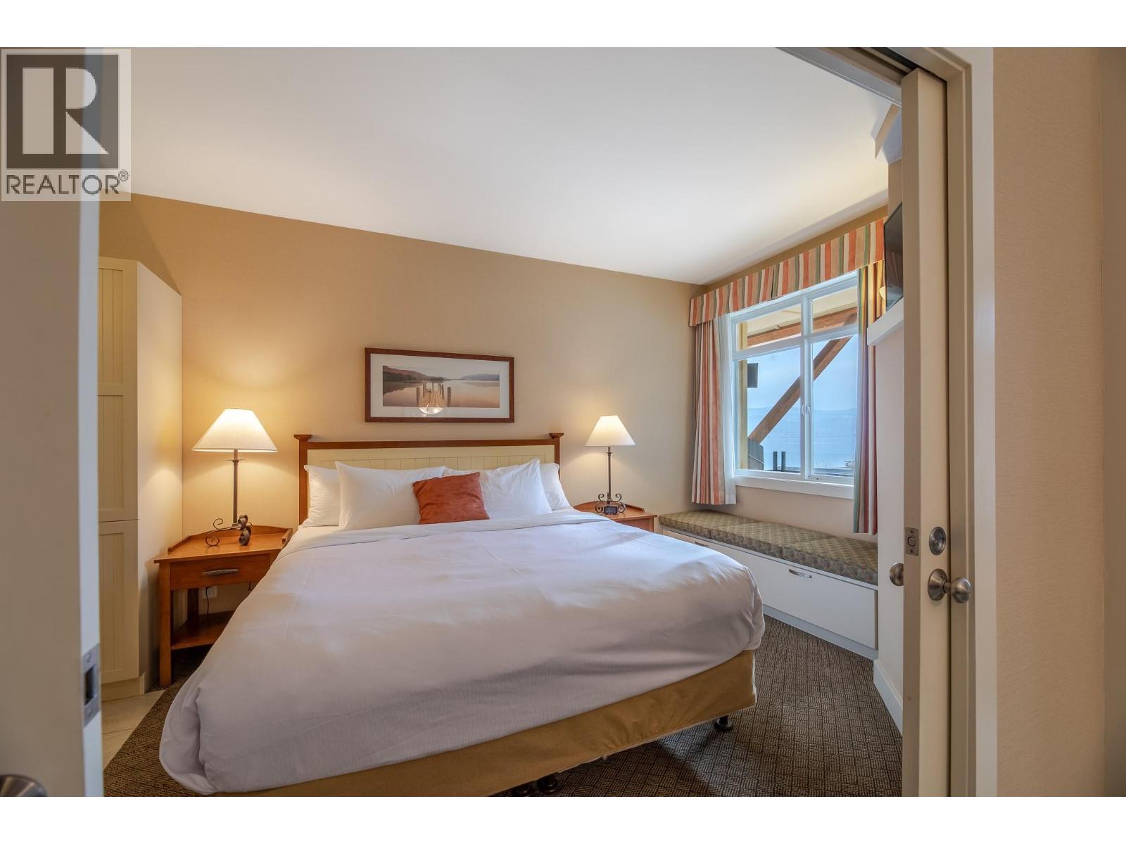 13011 LAKESHORE Drive Unit# 352