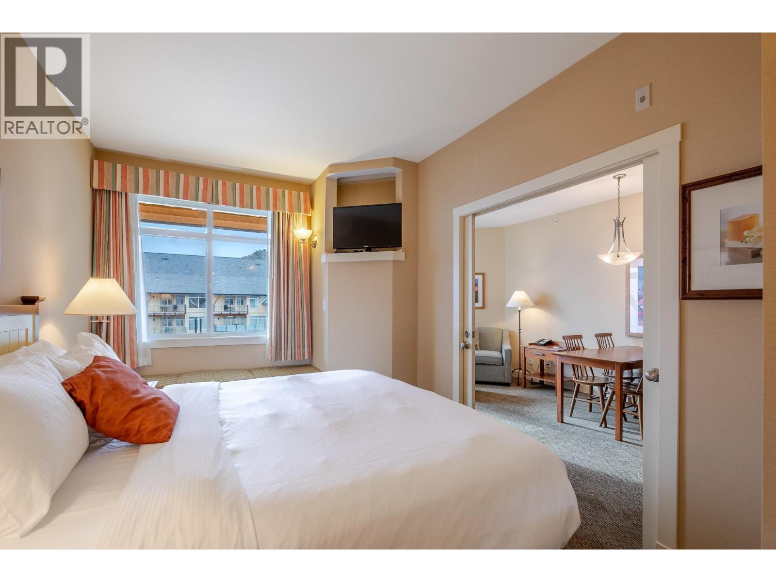 13011 LAKESHORE Drive Unit# 352