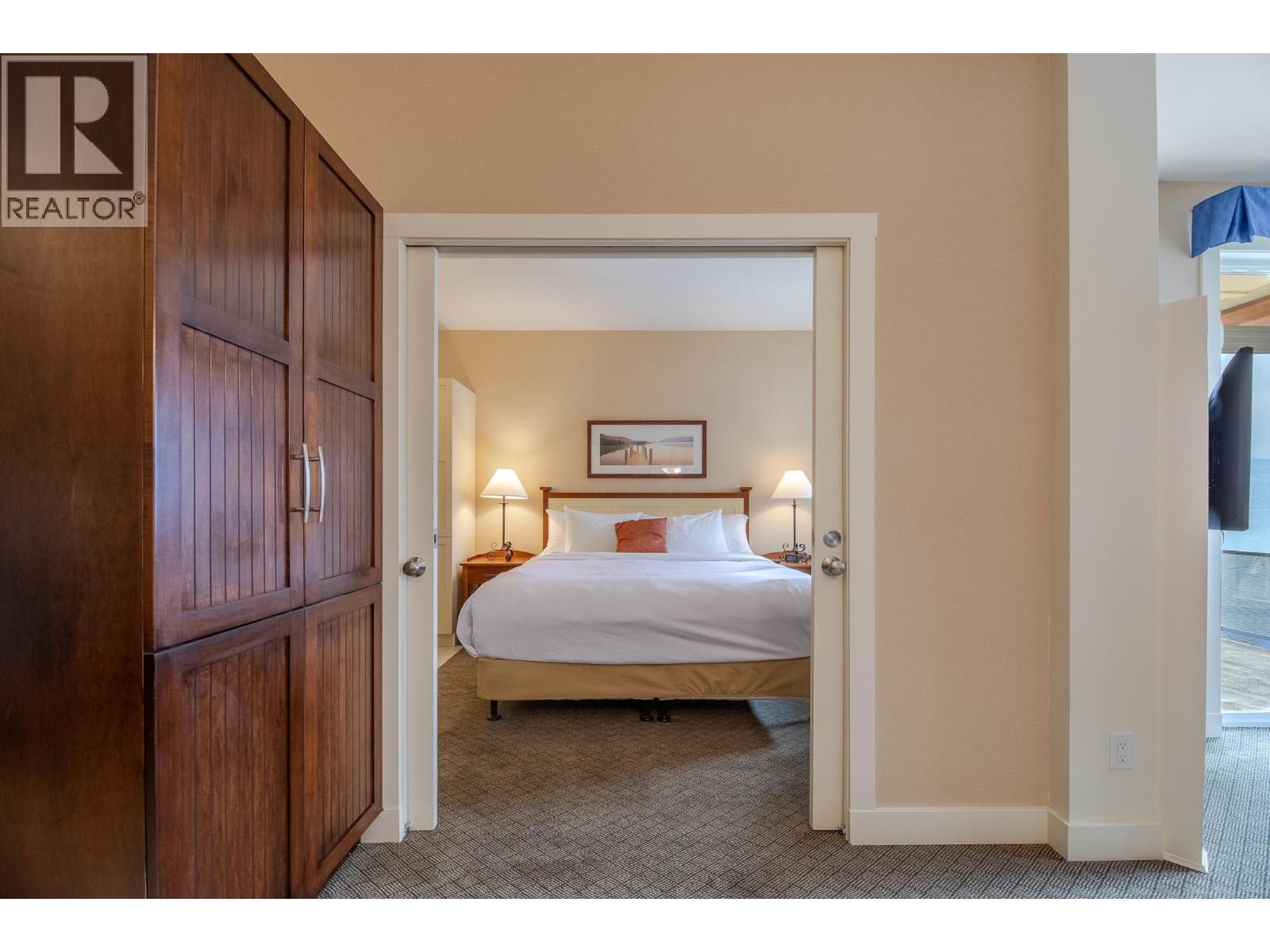 13011 LAKESHORE Drive Unit# 352