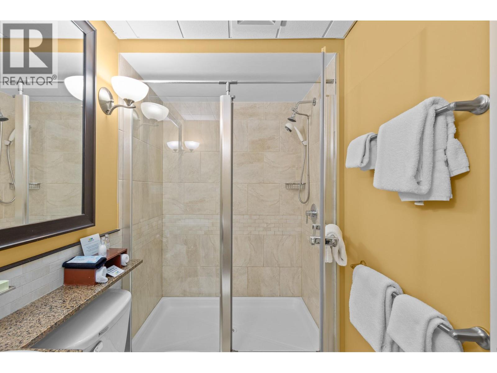 12811 LAKESHORE Drive Unit# 518