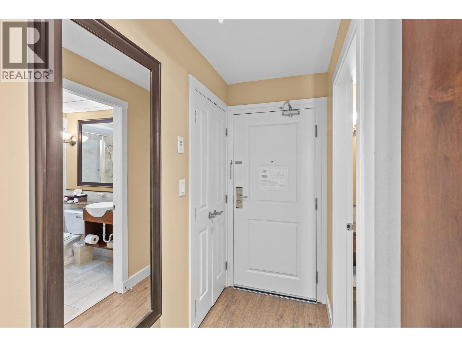 12811 LAKESHORE Drive Unit# 518