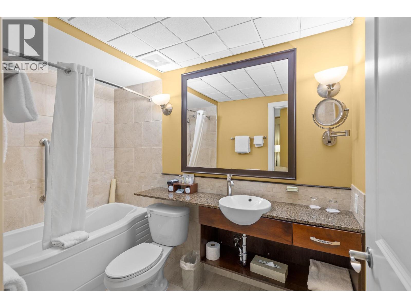 12811 LAKESHORE Drive Unit# 518