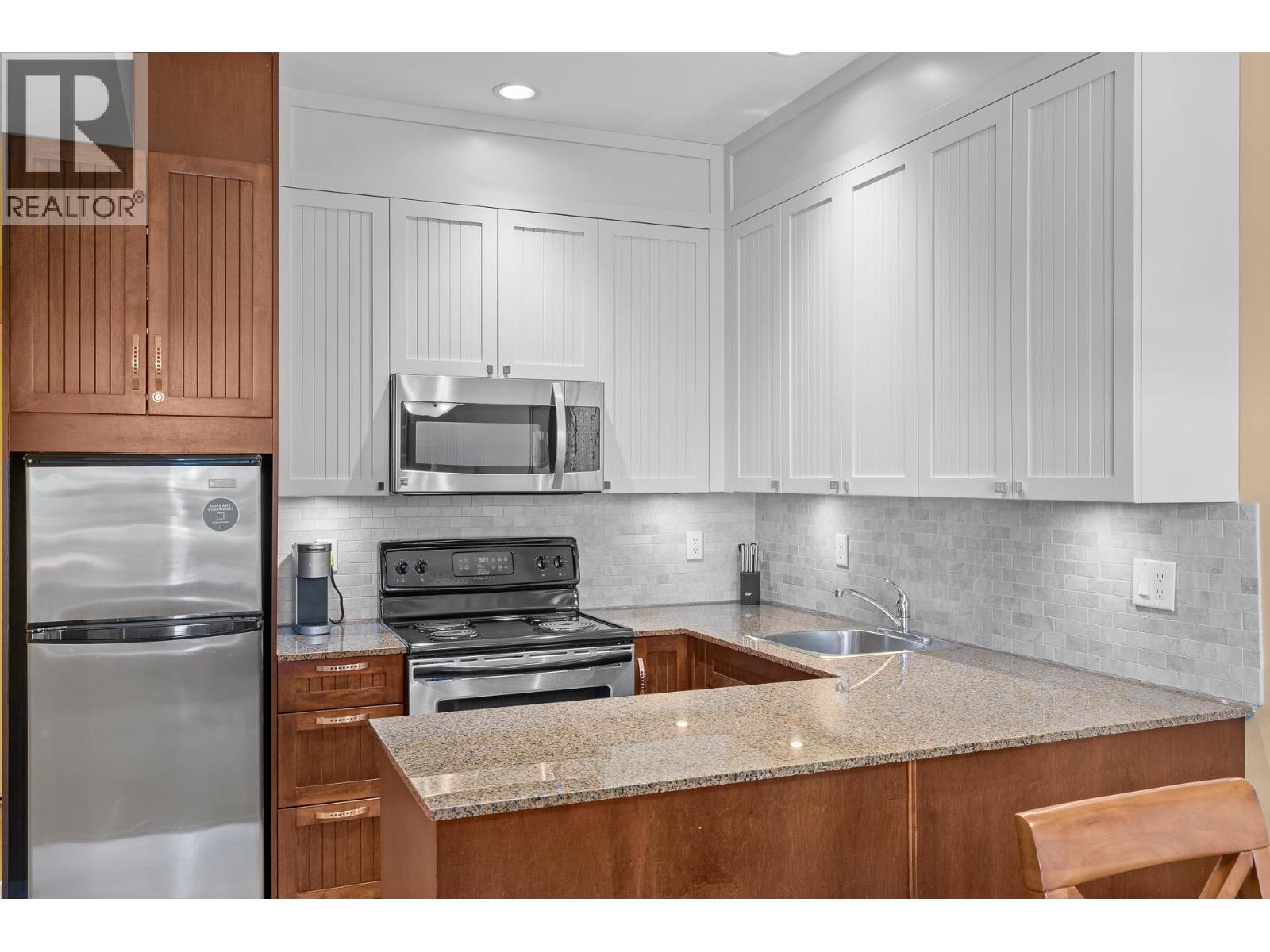 12811 LAKESHORE Drive Unit# 518