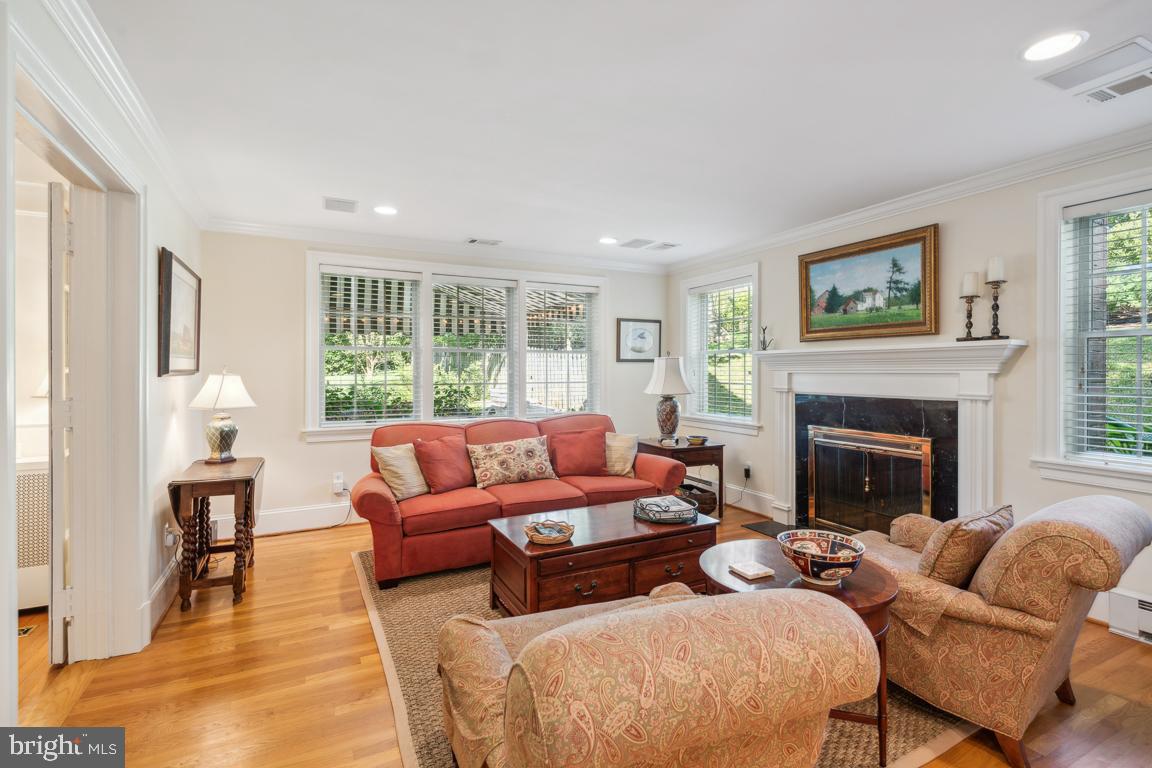 218 Tunbridge ROAD