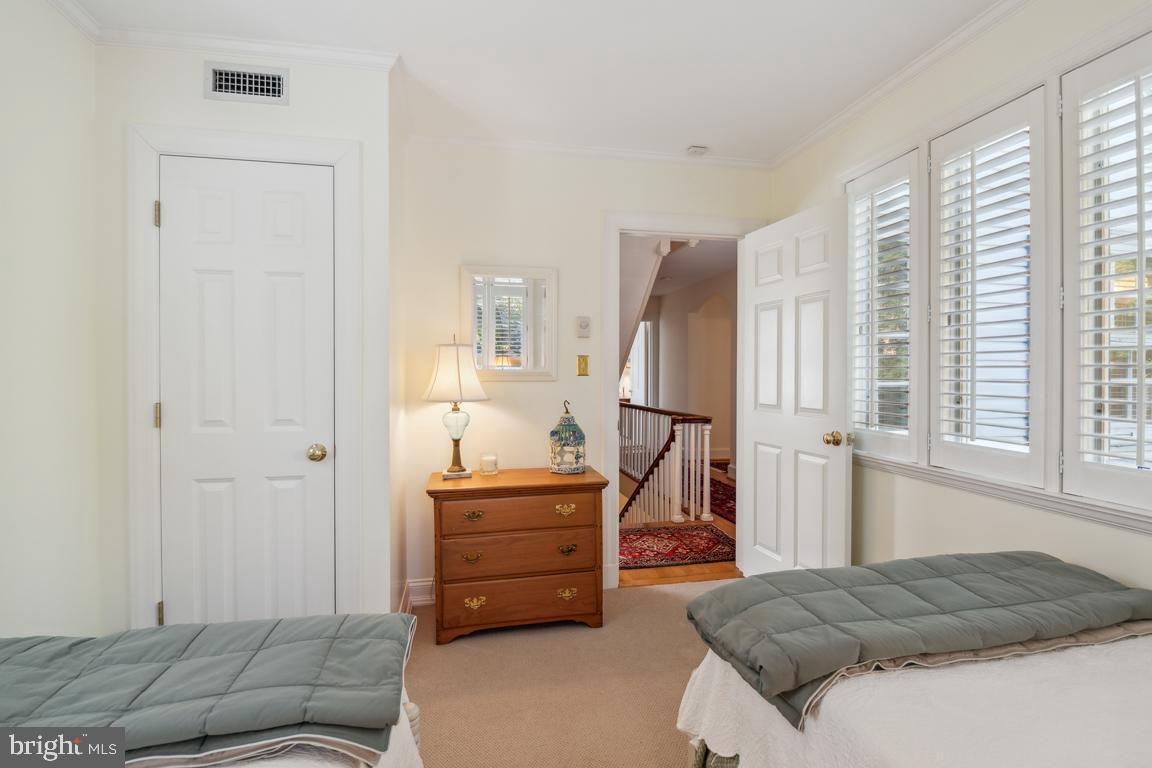 218 Tunbridge ROAD