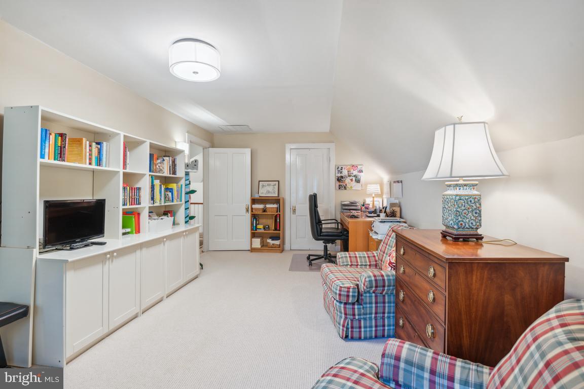 218 Tunbridge ROAD
