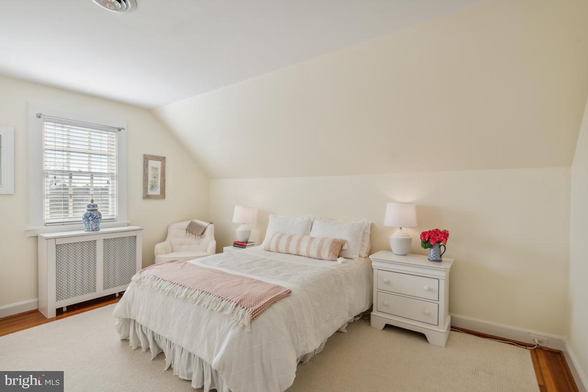 218 Tunbridge ROAD
