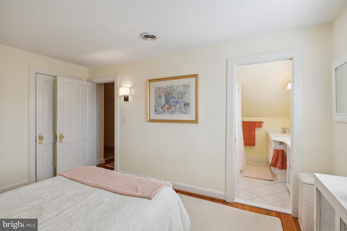 218 Tunbridge ROAD