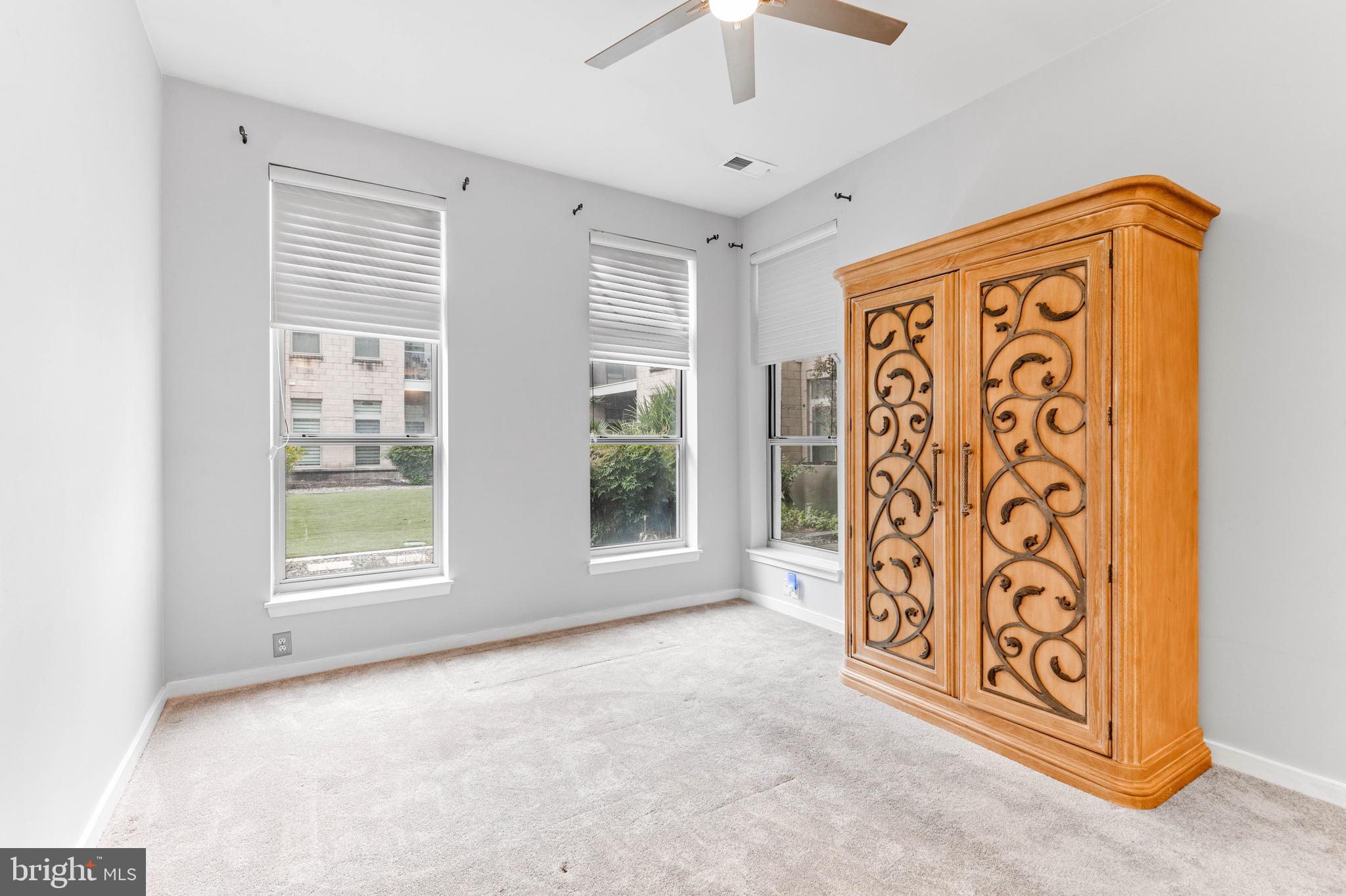 1209 Charles St N #114