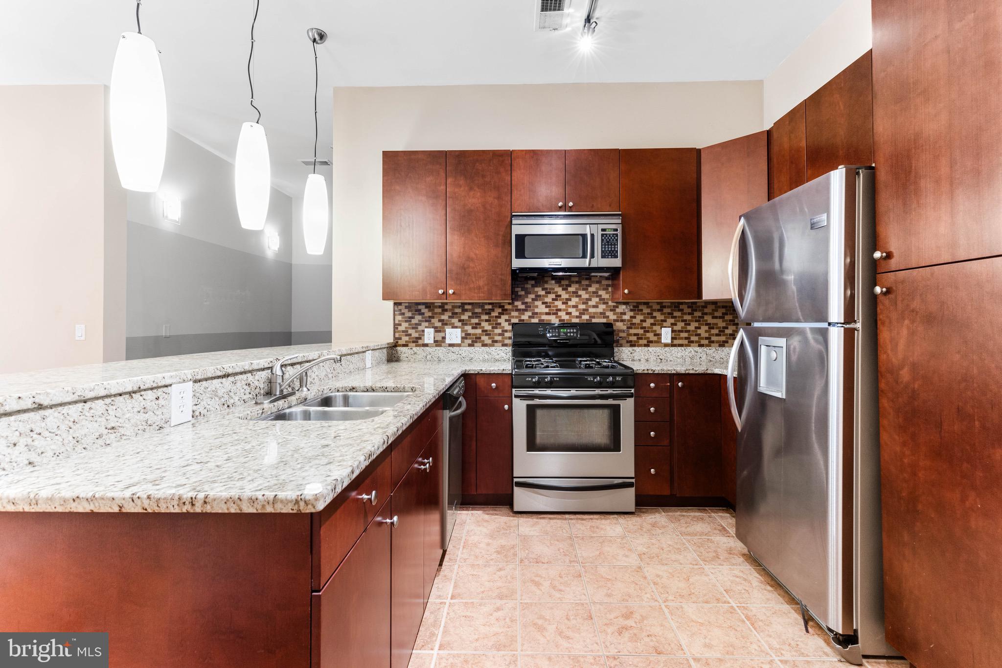 1209 Charles St N #114