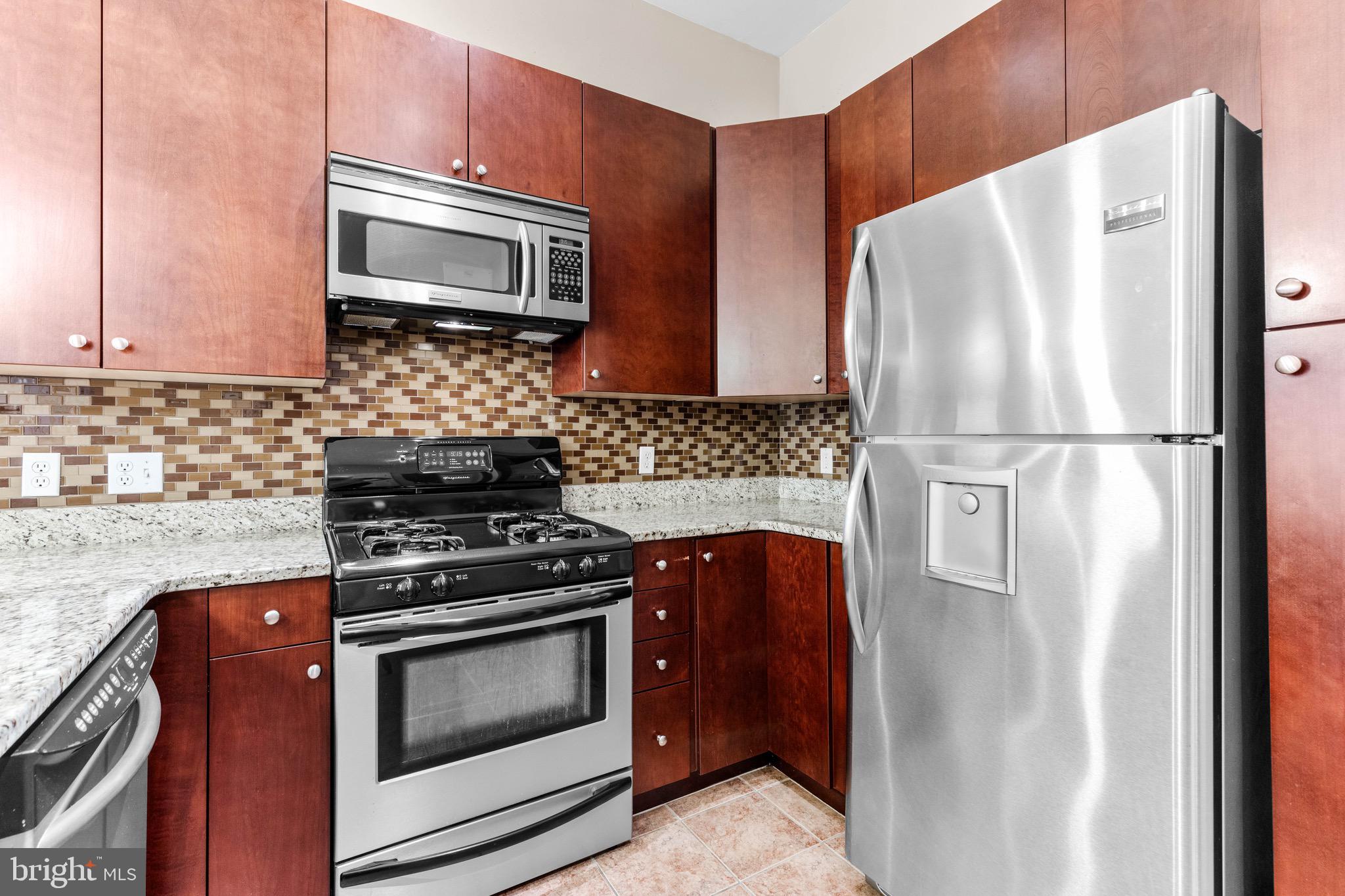 1209 Charles St N #114