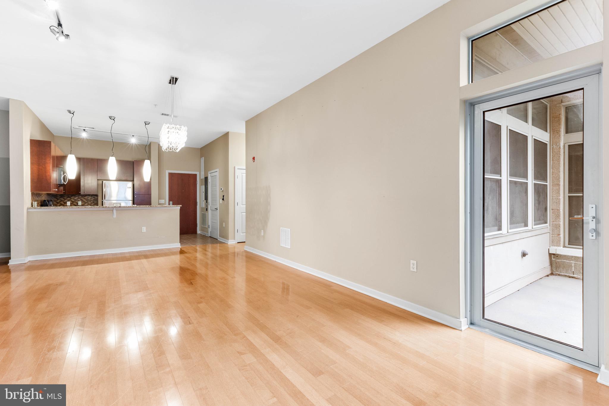 1209 Charles St N #114