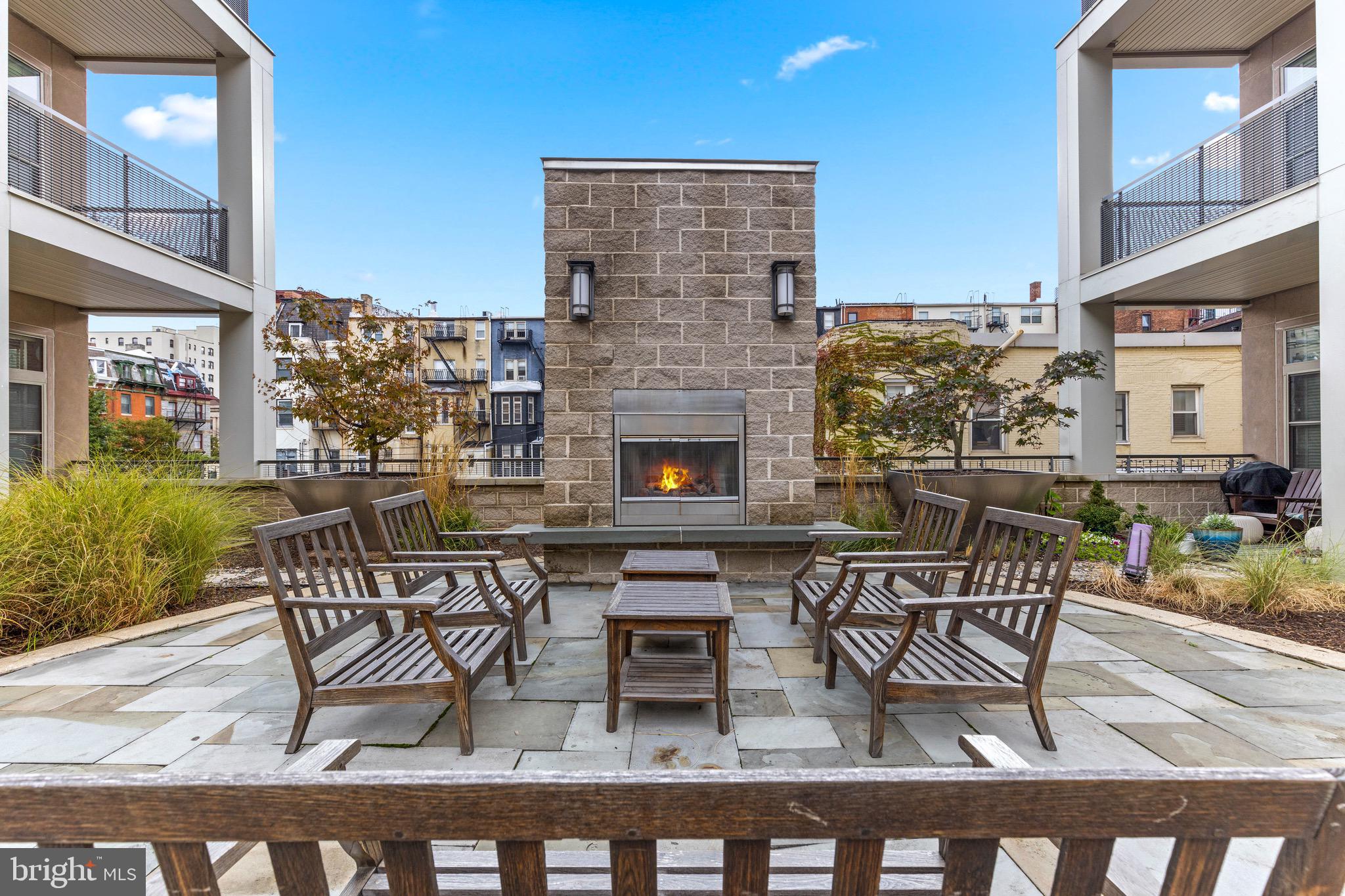 1209 Charles St N #114