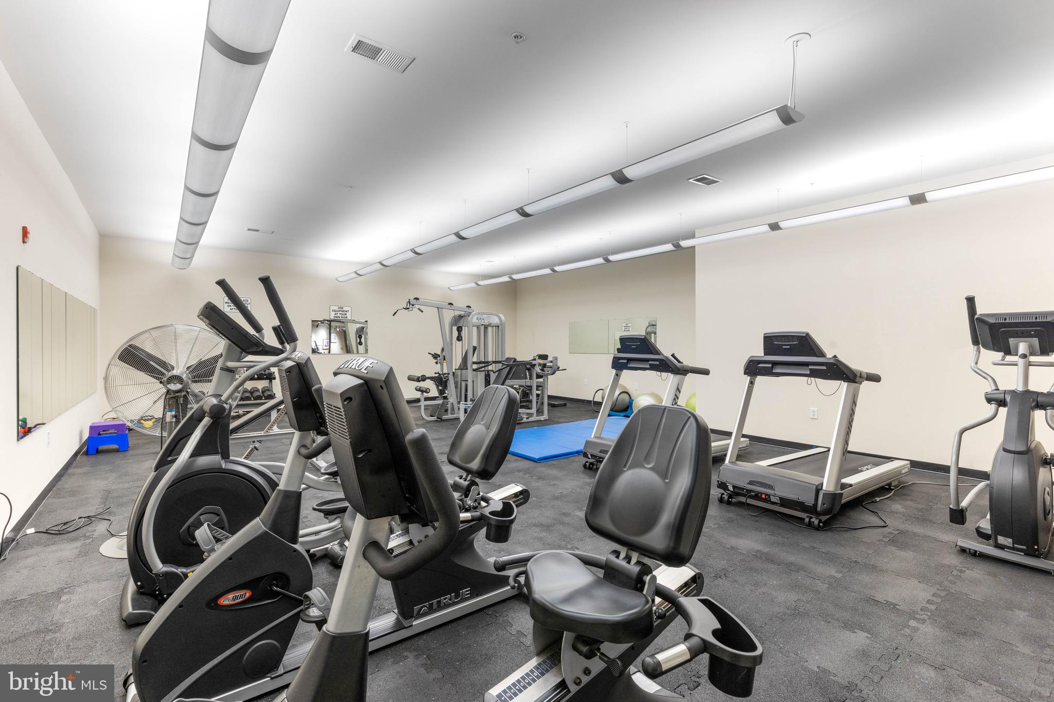 1209 Charles St N #114