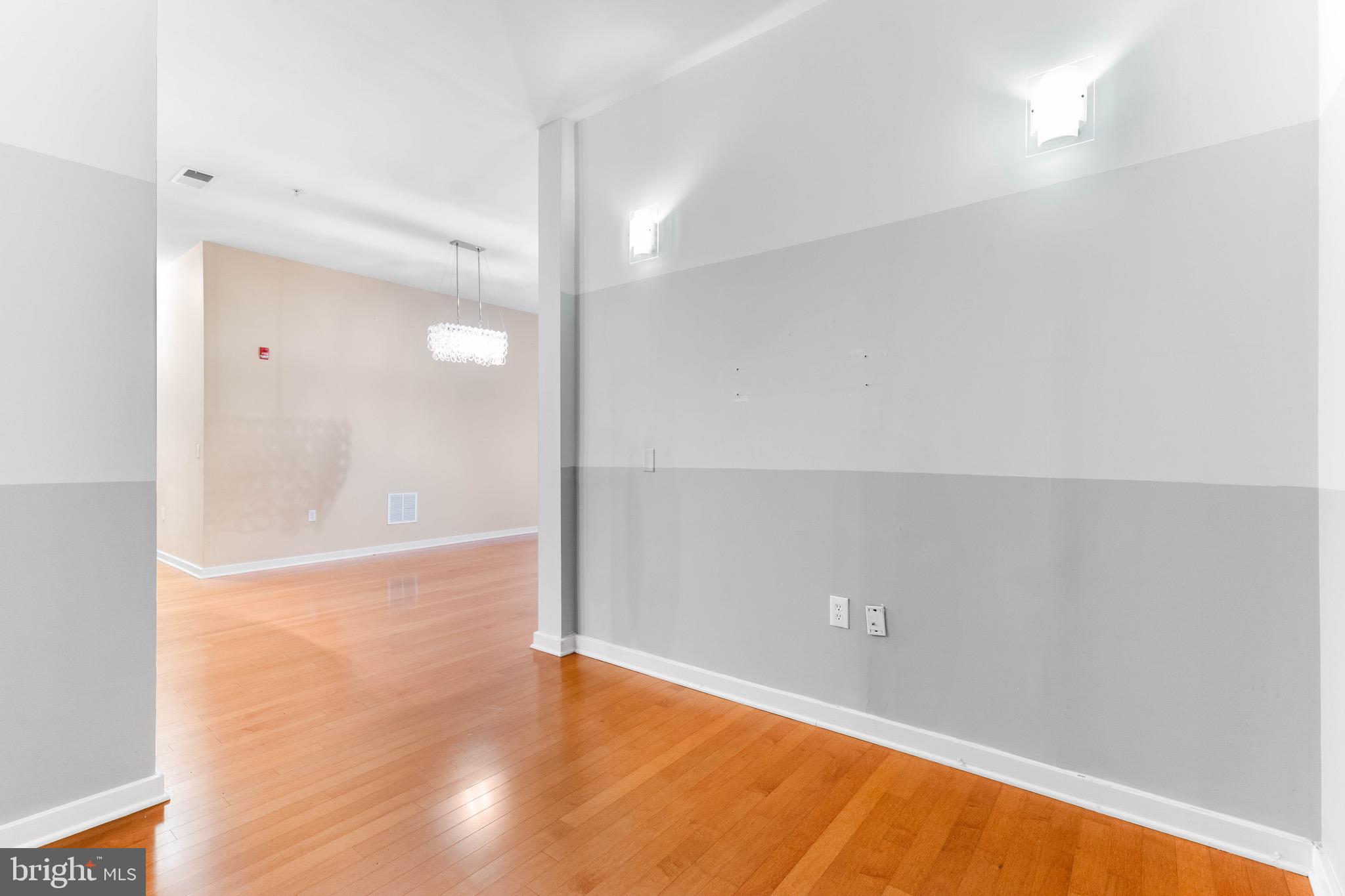 1209 Charles St N #114