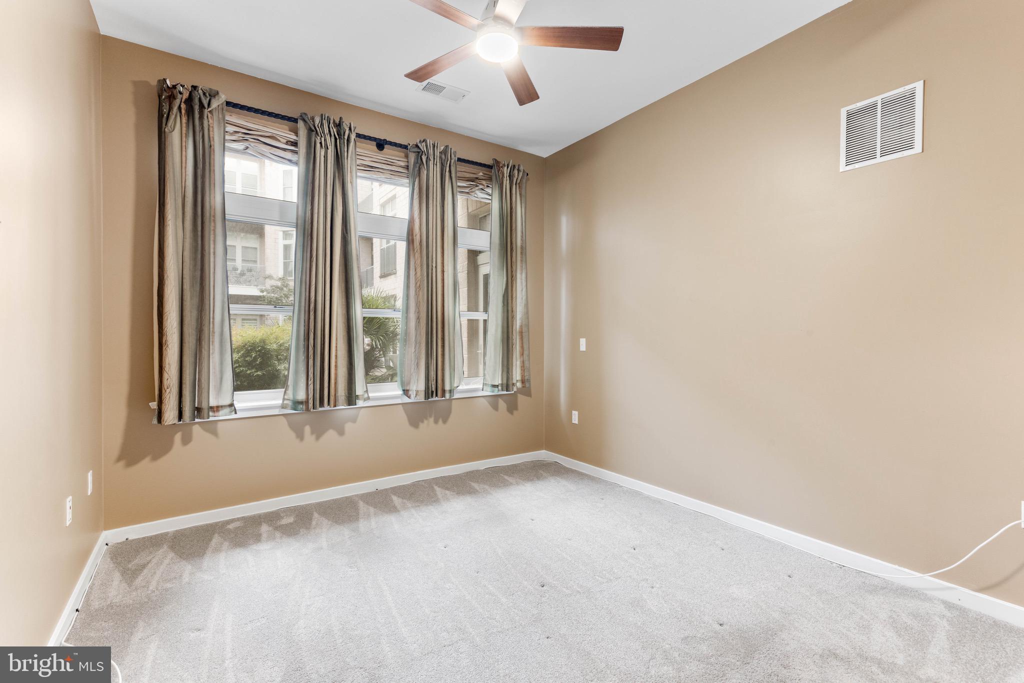 1209 Charles St N #114