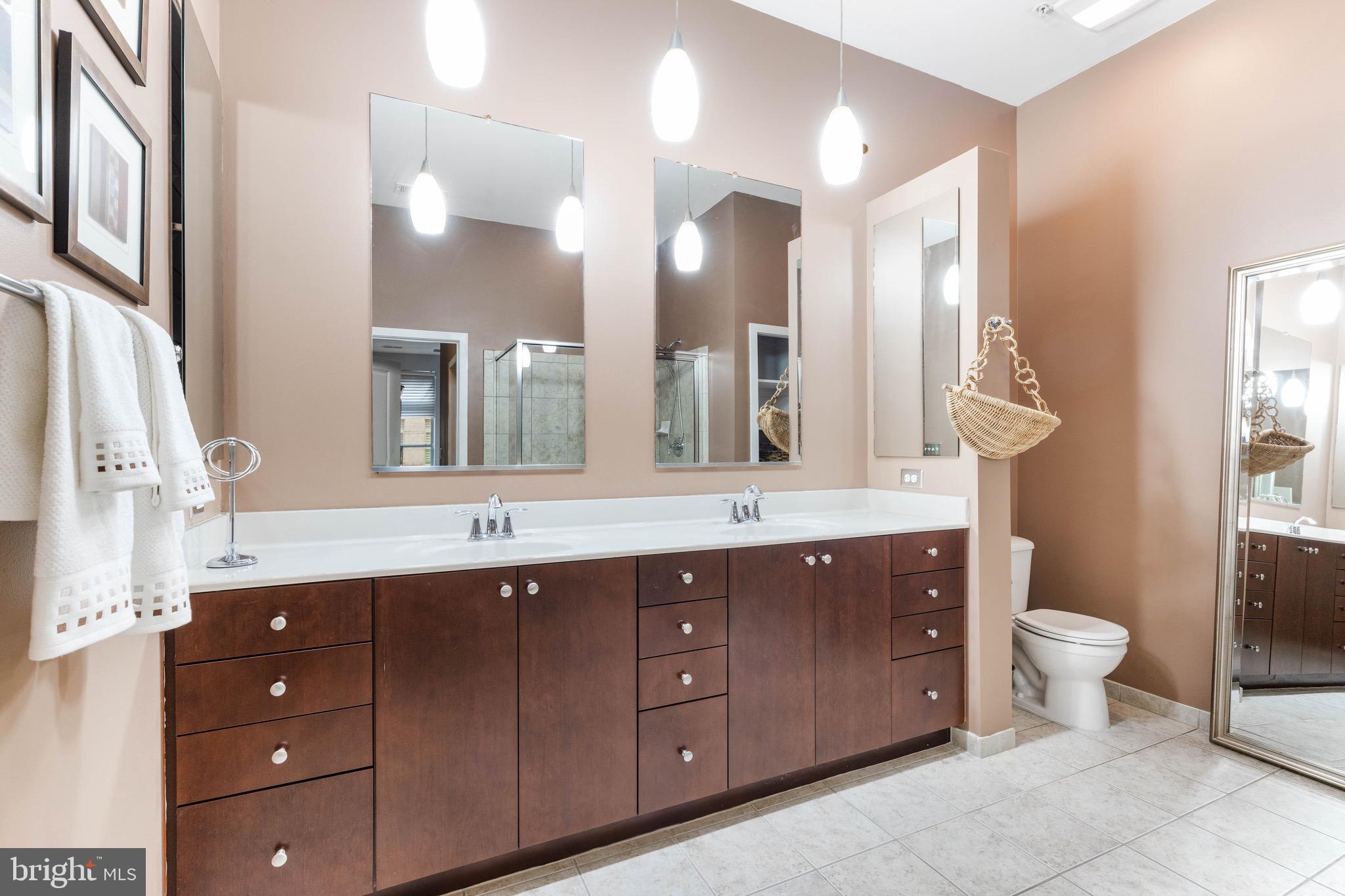 1209 Charles St N #114