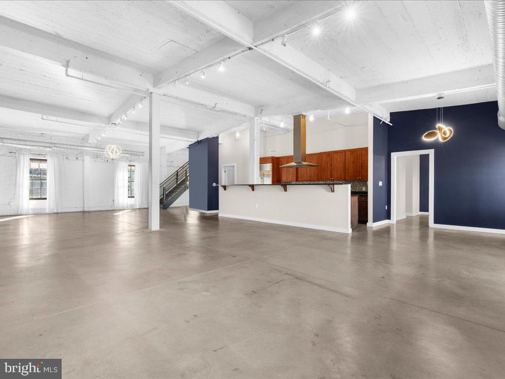 1220 Bank Street Unit: 402