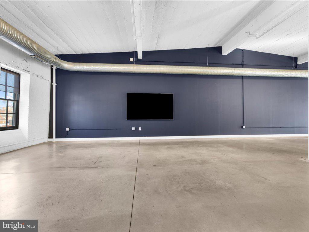 1220 Bank Street Unit: 402