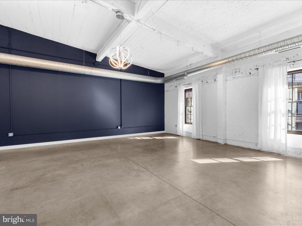 1220 Bank Street Unit: 402