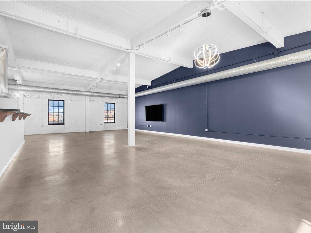 1220 Bank Street Unit: 402