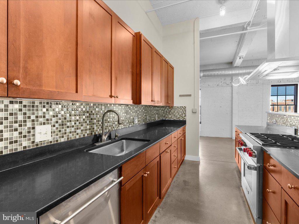 1220 Bank Street Unit: 402