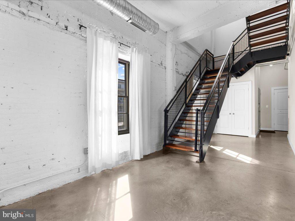 1220 Bank Street Unit: 402