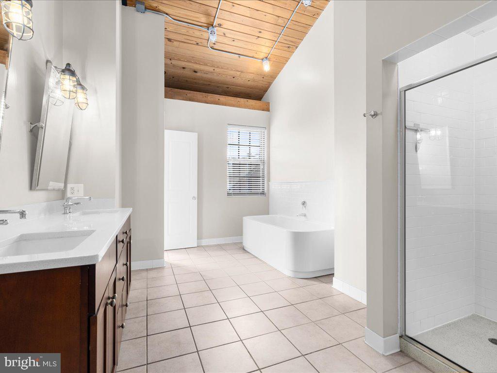 1220 Bank Street Unit: 402