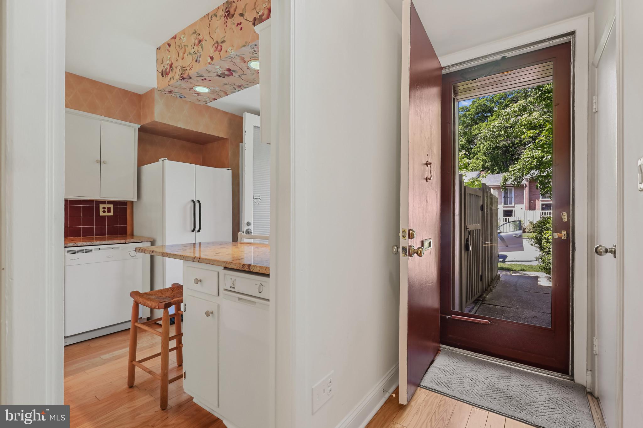 16 BOUTON GREEN CT