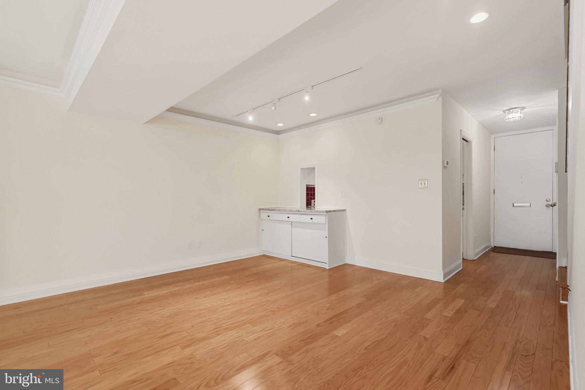 16 BOUTON GREEN CT