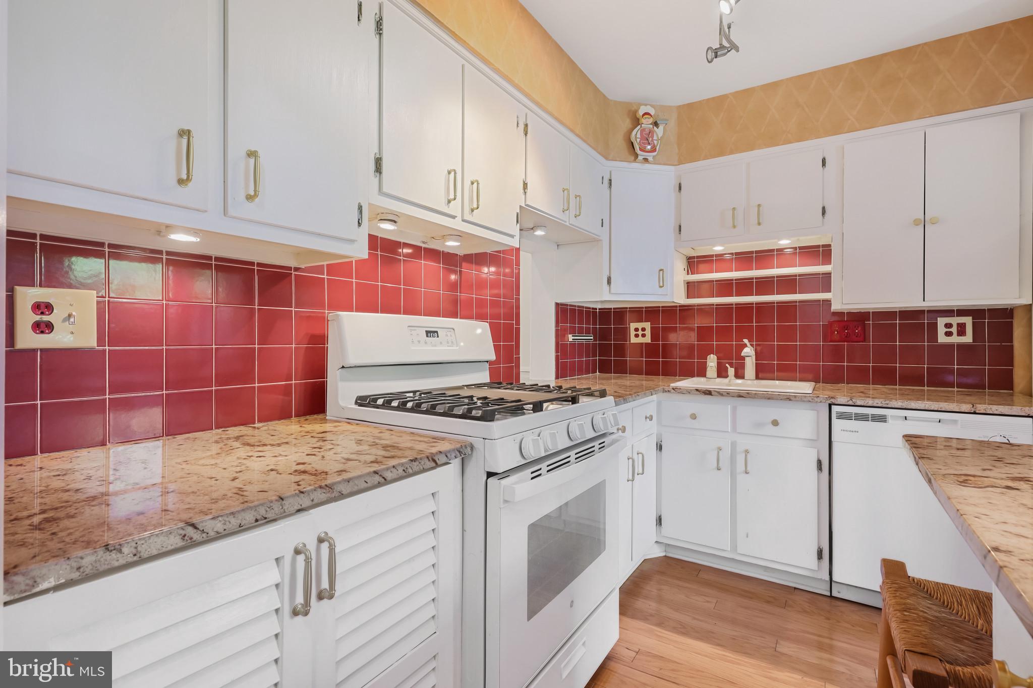 16 BOUTON GREEN CT