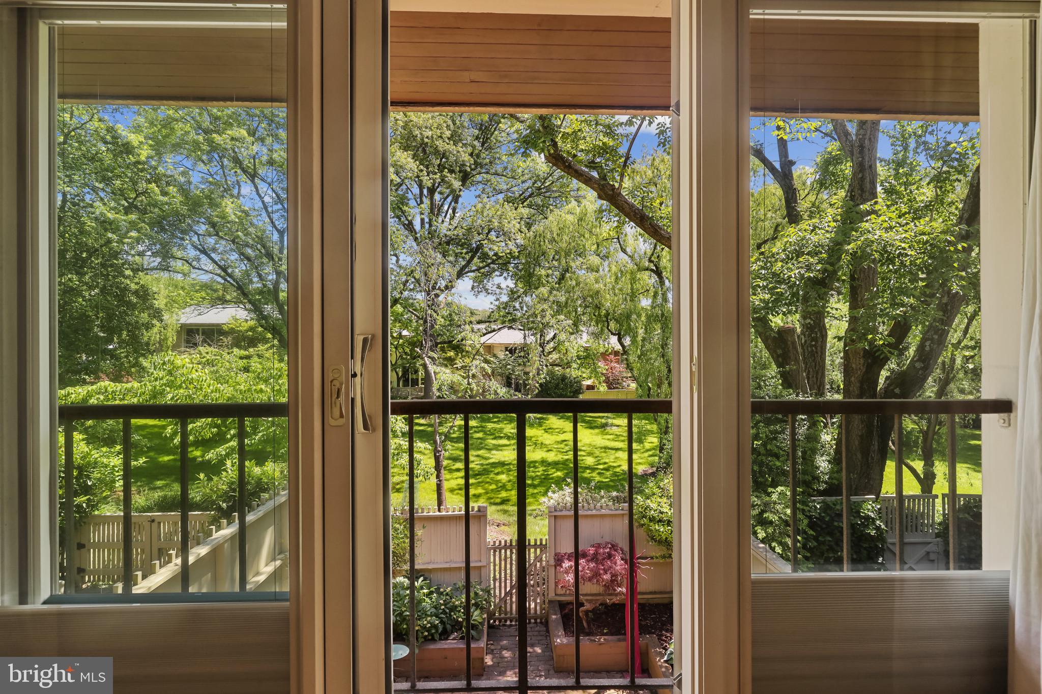 16 BOUTON GREEN CT