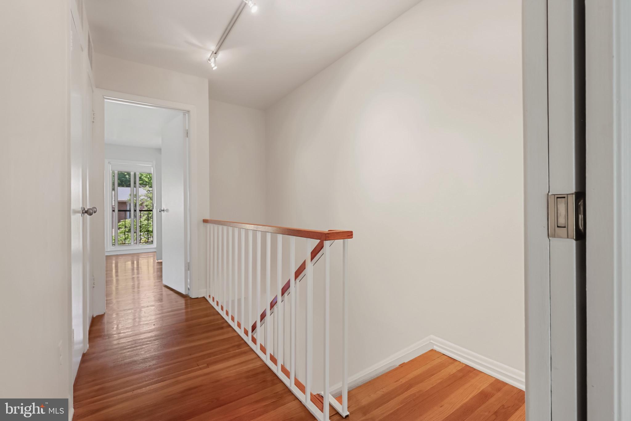 16 BOUTON GREEN CT