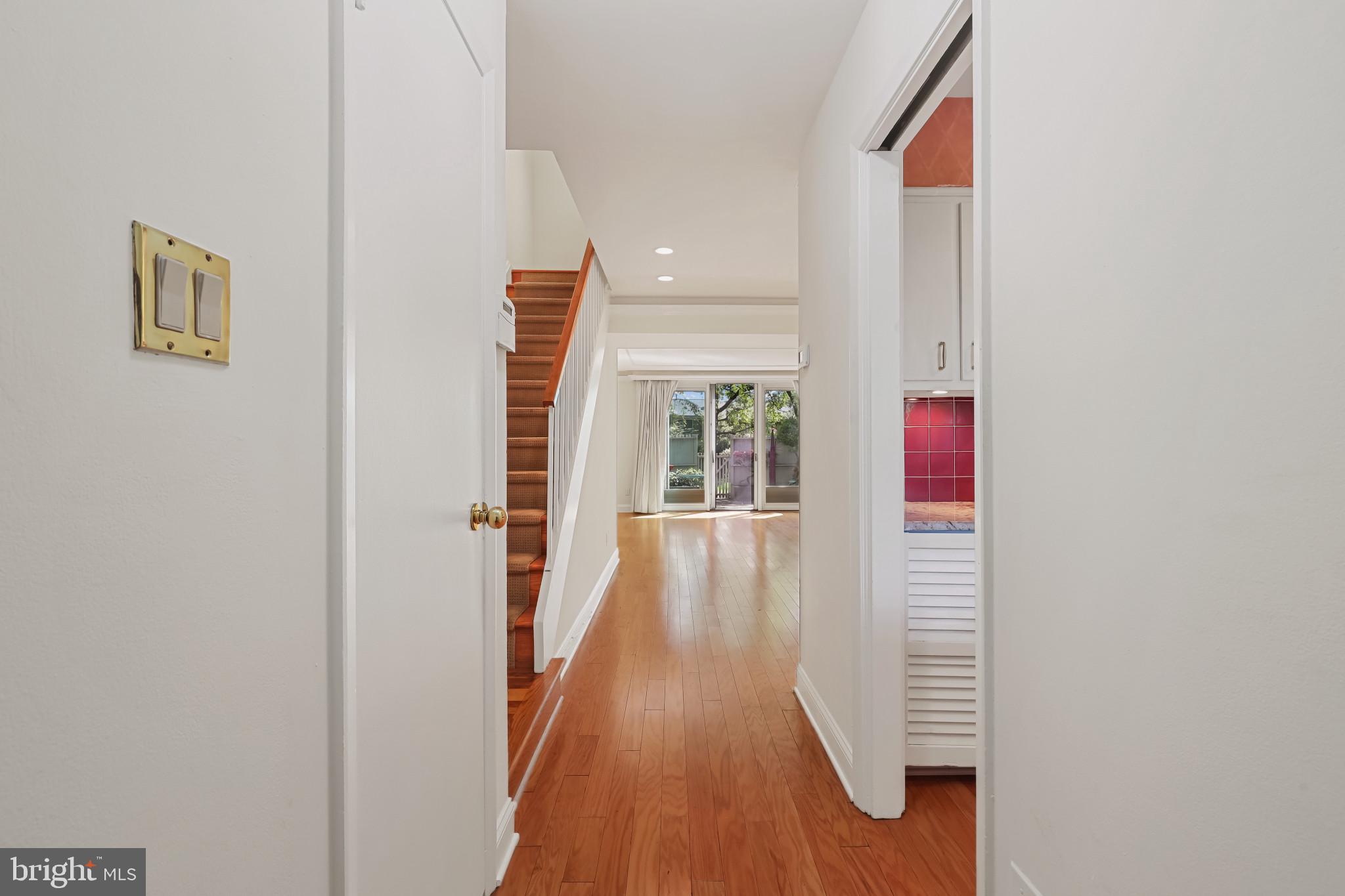 16 BOUTON GREEN CT