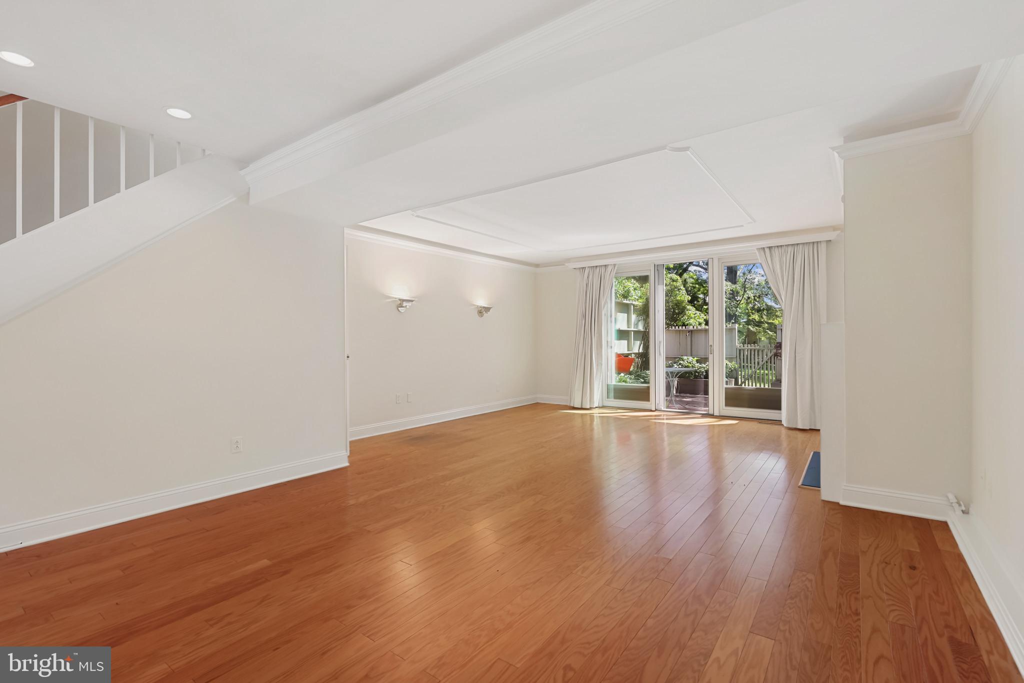 16 BOUTON GREEN CT