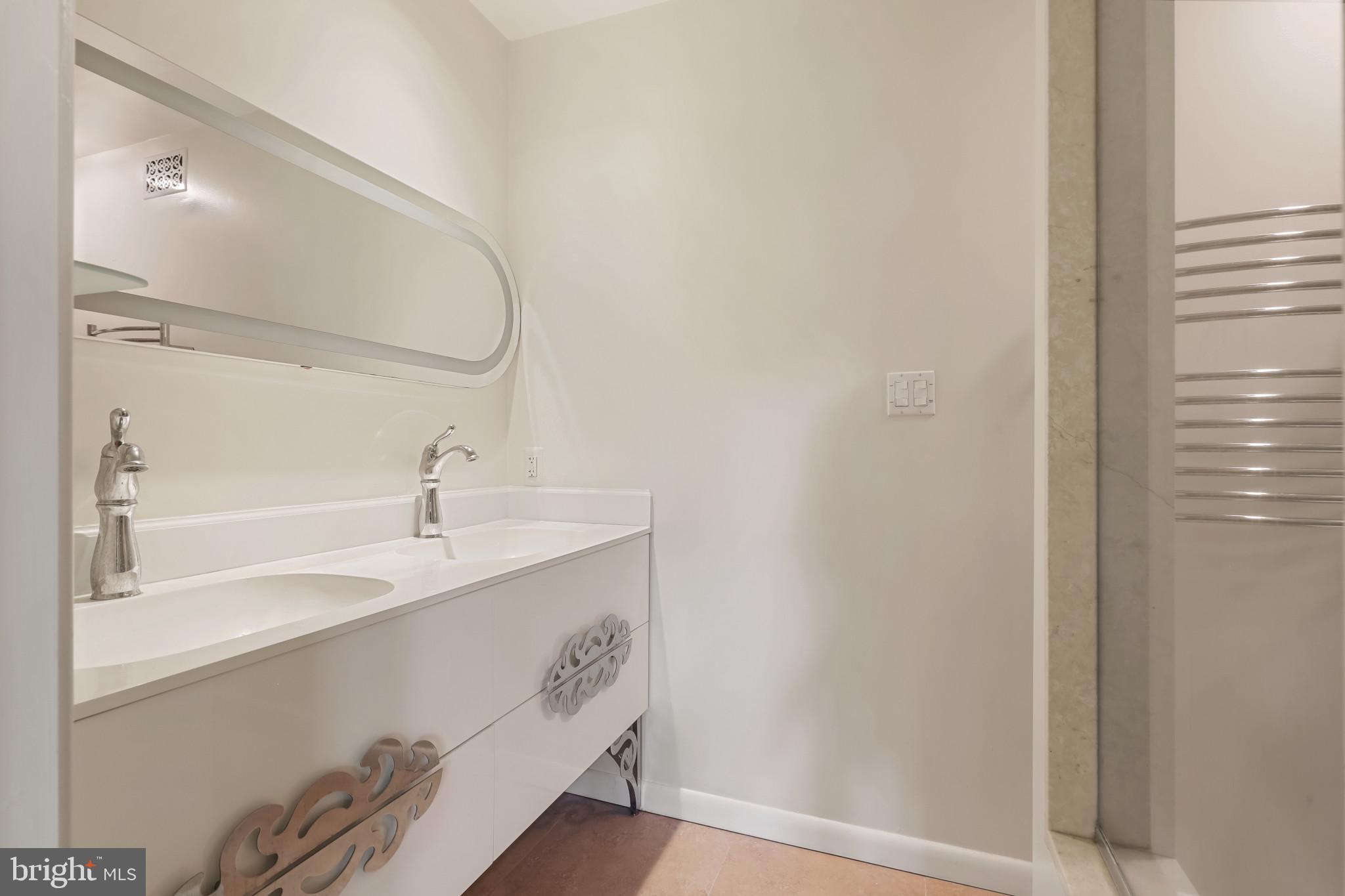16 BOUTON GREEN CT