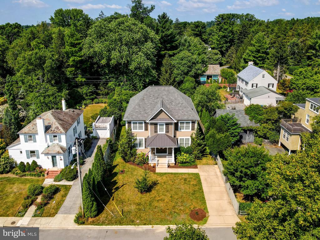 6222 Mossway