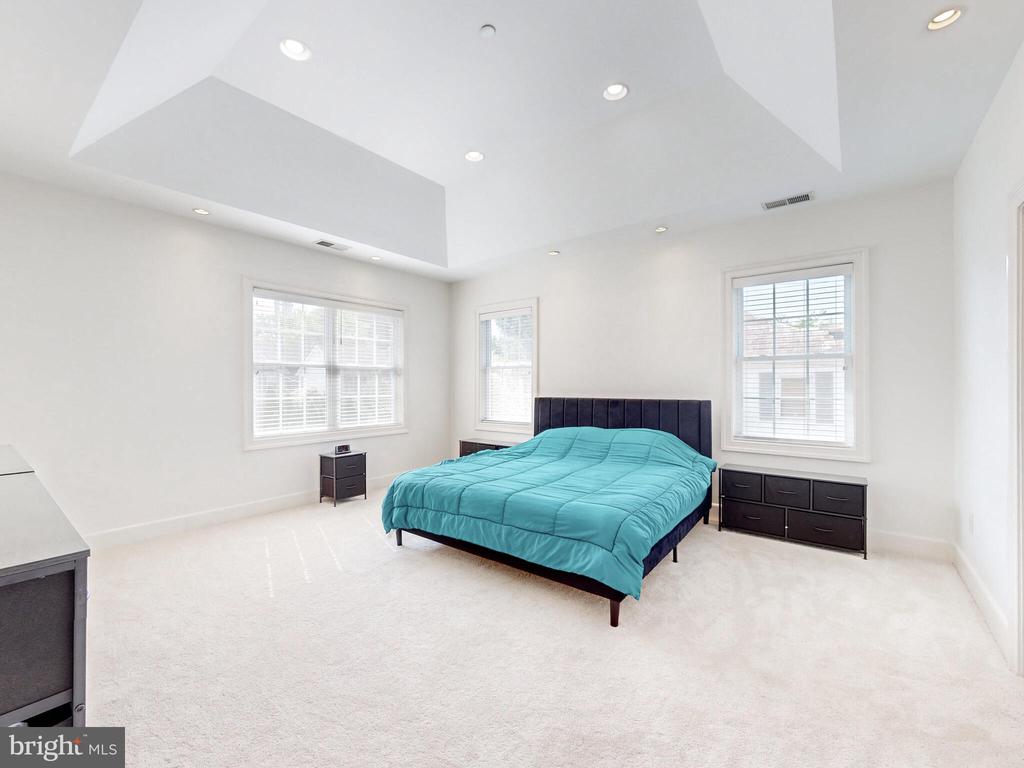 6222 Mossway