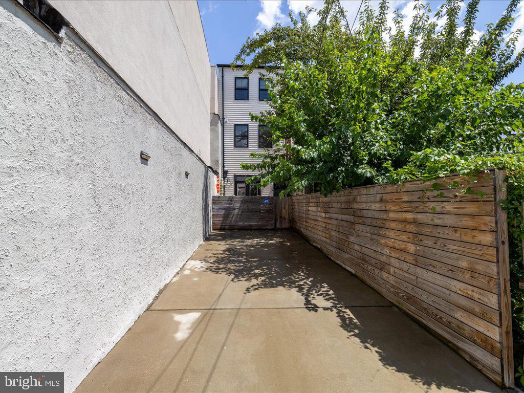 1214 S Charles St