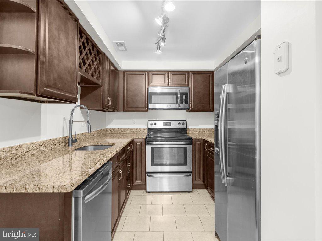 723 S CHARLES ST #306
