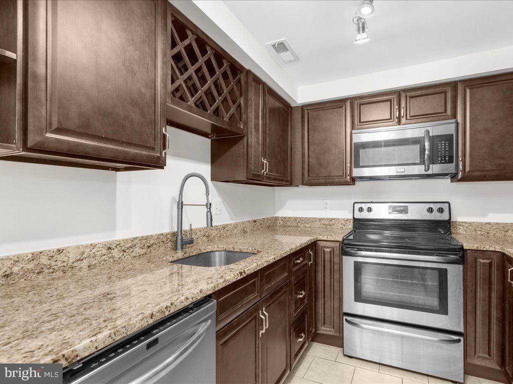 723 S CHARLES ST #306