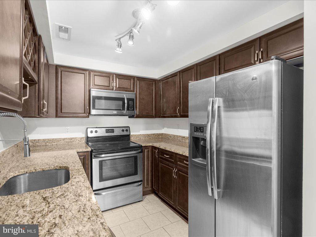 723 S CHARLES ST #306