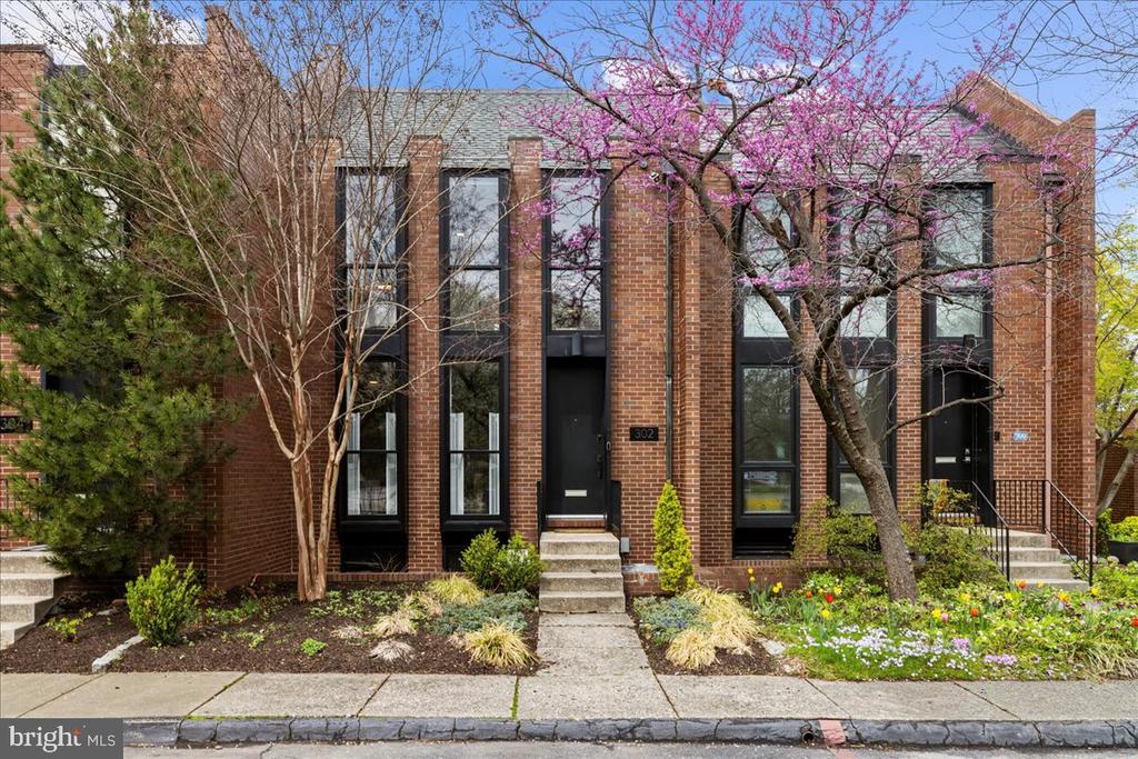 302 W Lafayette Ave