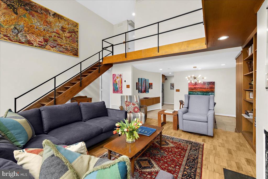 302 W Lafayette Ave