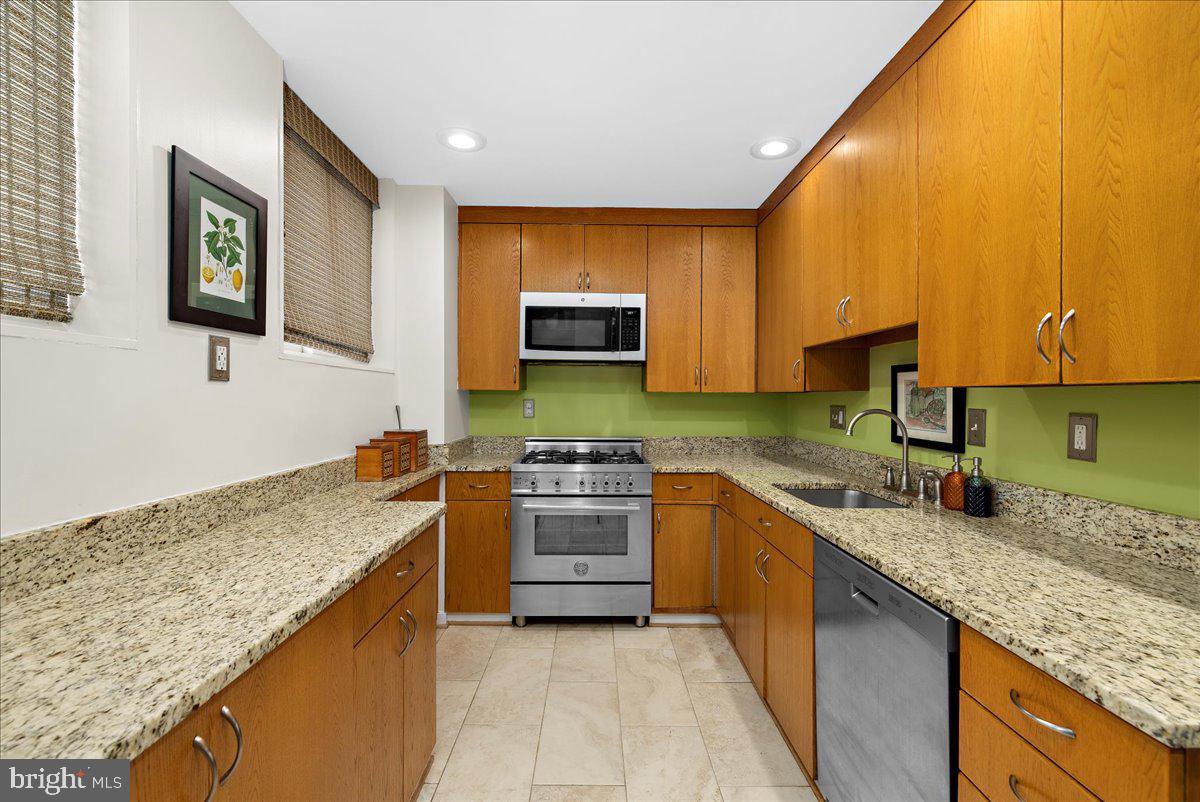 302 W Lafayette Ave