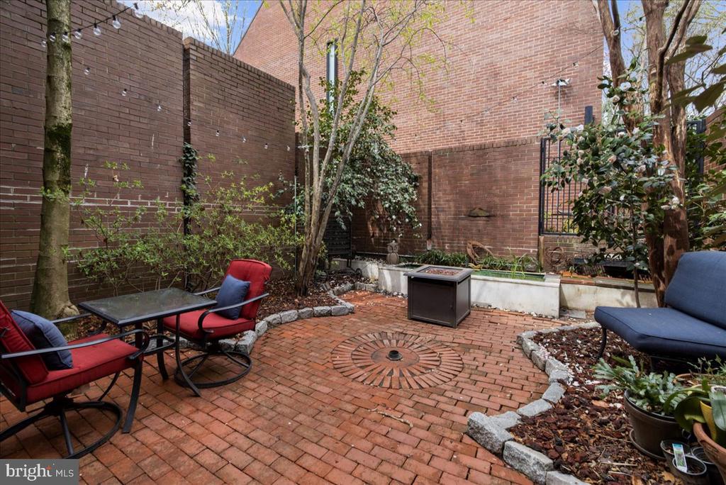 302 W Lafayette Ave