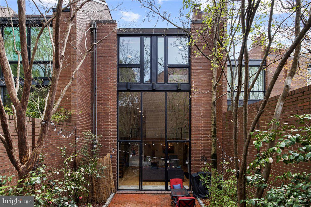 302 W Lafayette Ave